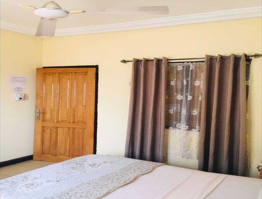 Room in B&B - Single Room - 1st Floor