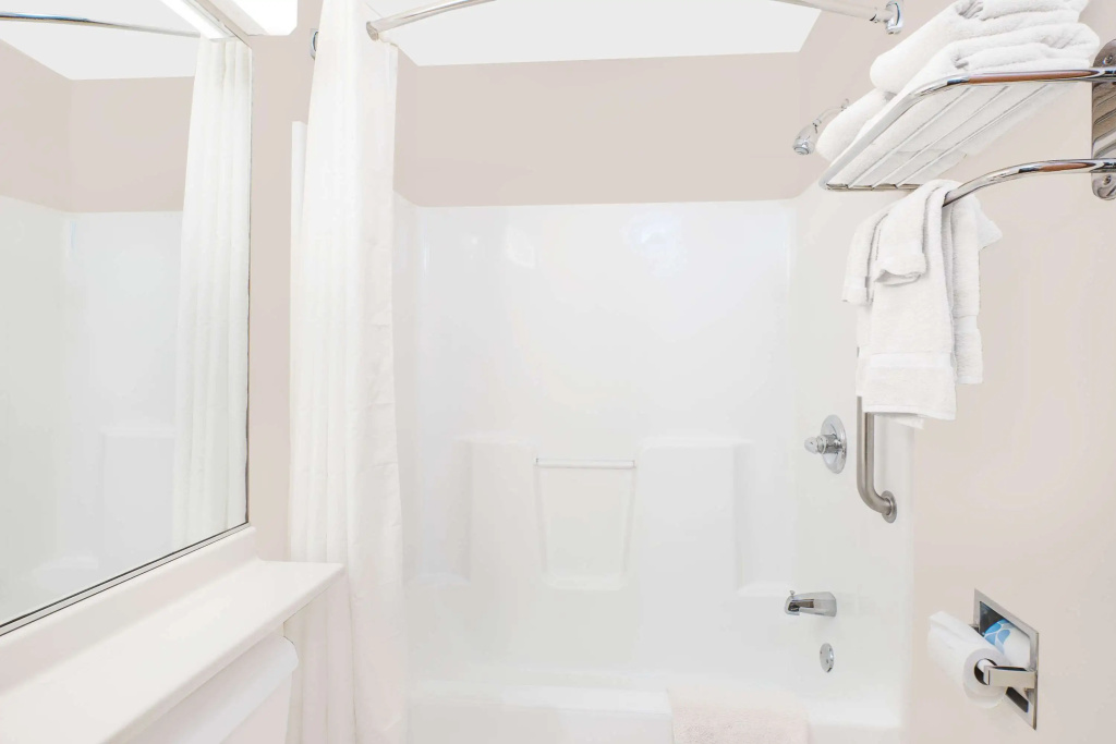 Microtel Inn & Suites by Wyndham Colfax