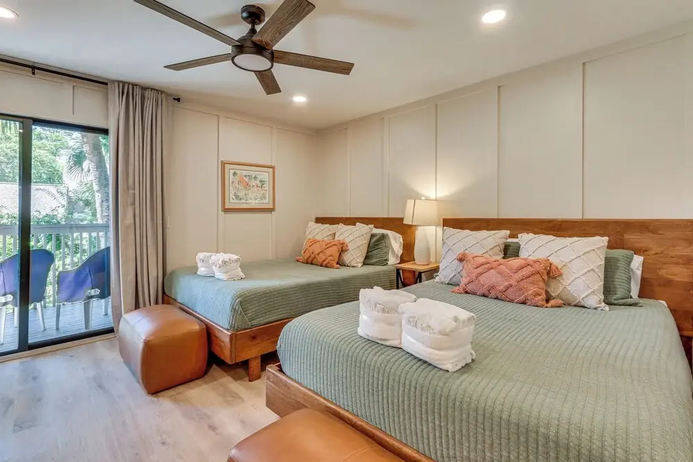 Modern Hilton Head Retreat: Walk to Beach & Golf!