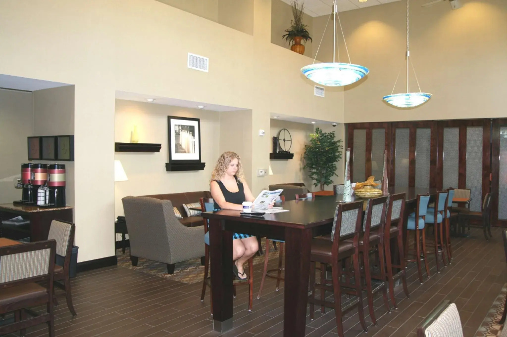 Hampton Inn & Suites Flowery Branch