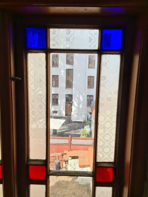S12 2nd Floor Room in Elegant Apartment