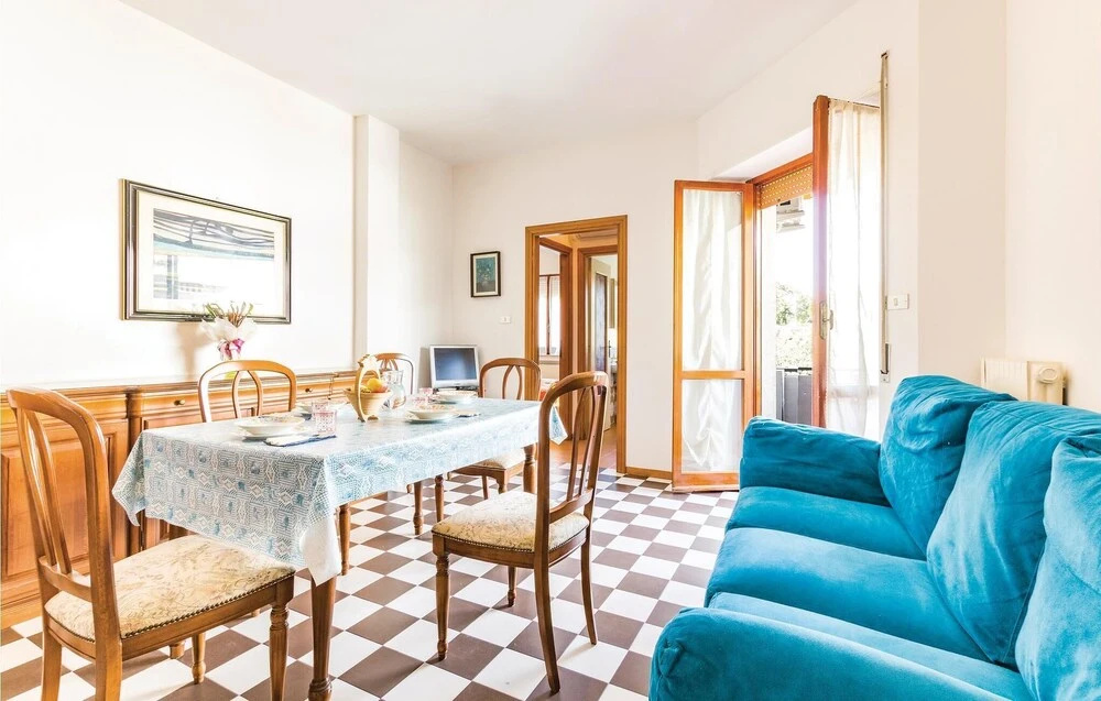 Stunning Apartment in Villa Rosa TE With 2 Bedrooms