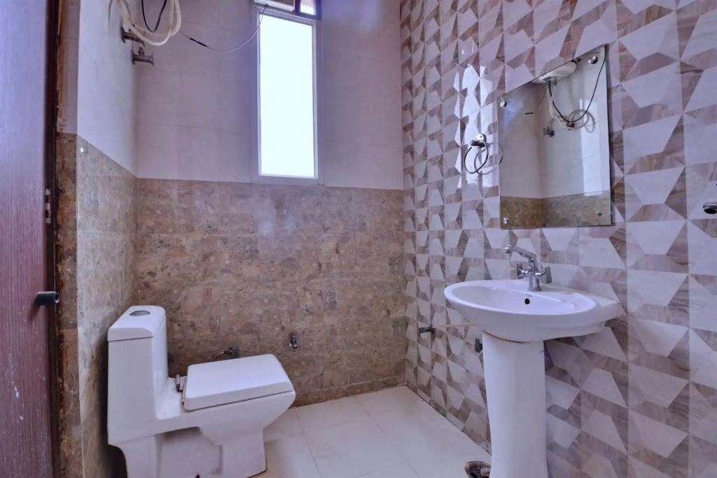 Aarya Hotel