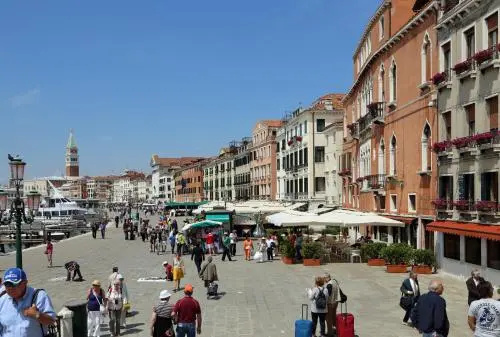 Leone Marciano Venice Apartment with independent and private entrance