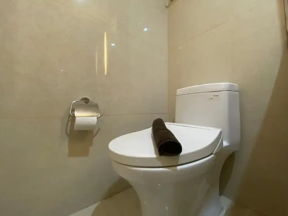 New And Homey Studio Apartment At Warhol (W/R) Residence