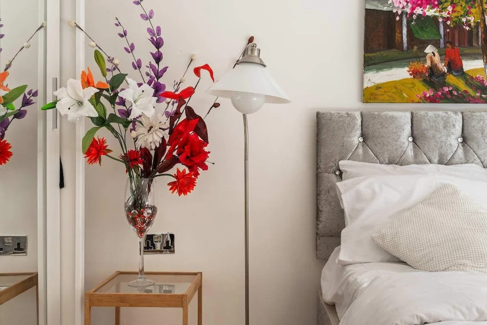 Beautiful Studio W/patio Near London Bridge