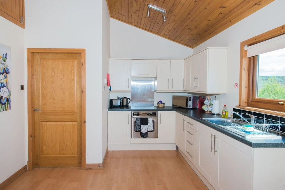 Douglas Fir Lodge With Hot Tub Near Cupar, Fife
