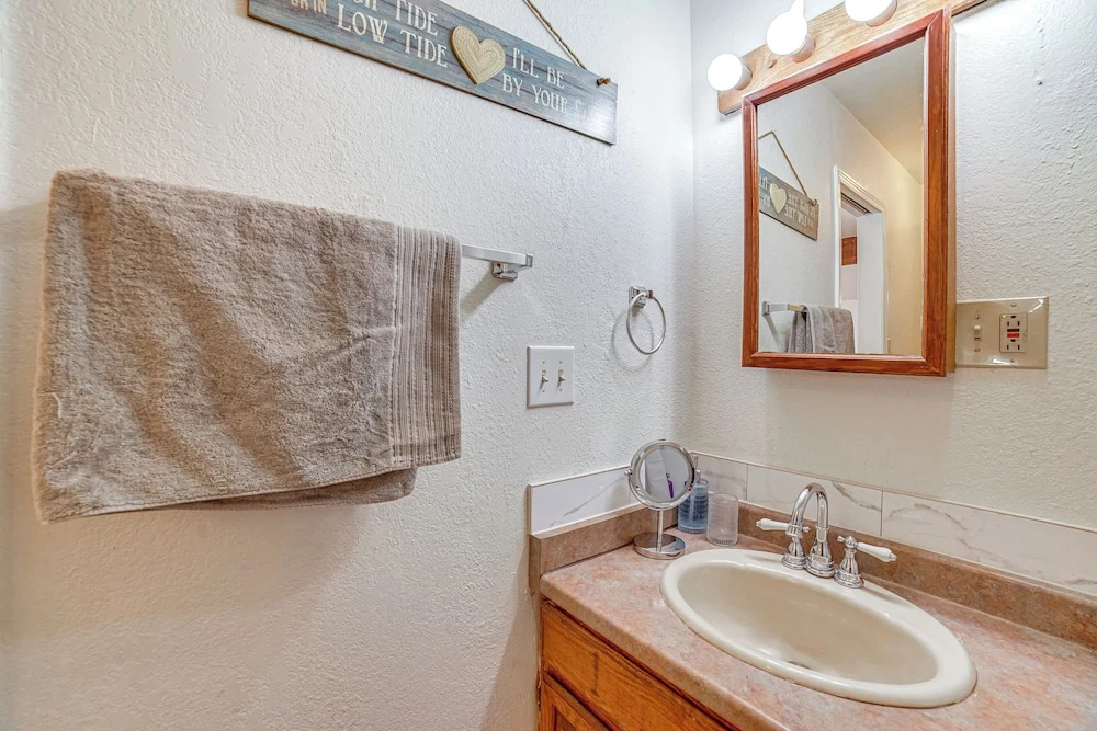 Cozy Anchorage Vacation Rental Near Hospitals!