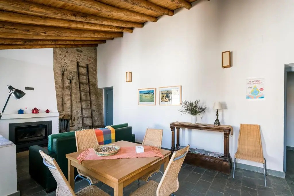 Casa del Ingeniero ,4 Hab 8 Pers 3 Chimeneas con horno,alberca