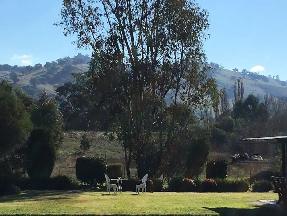 Tuckerbox Motor Inn
