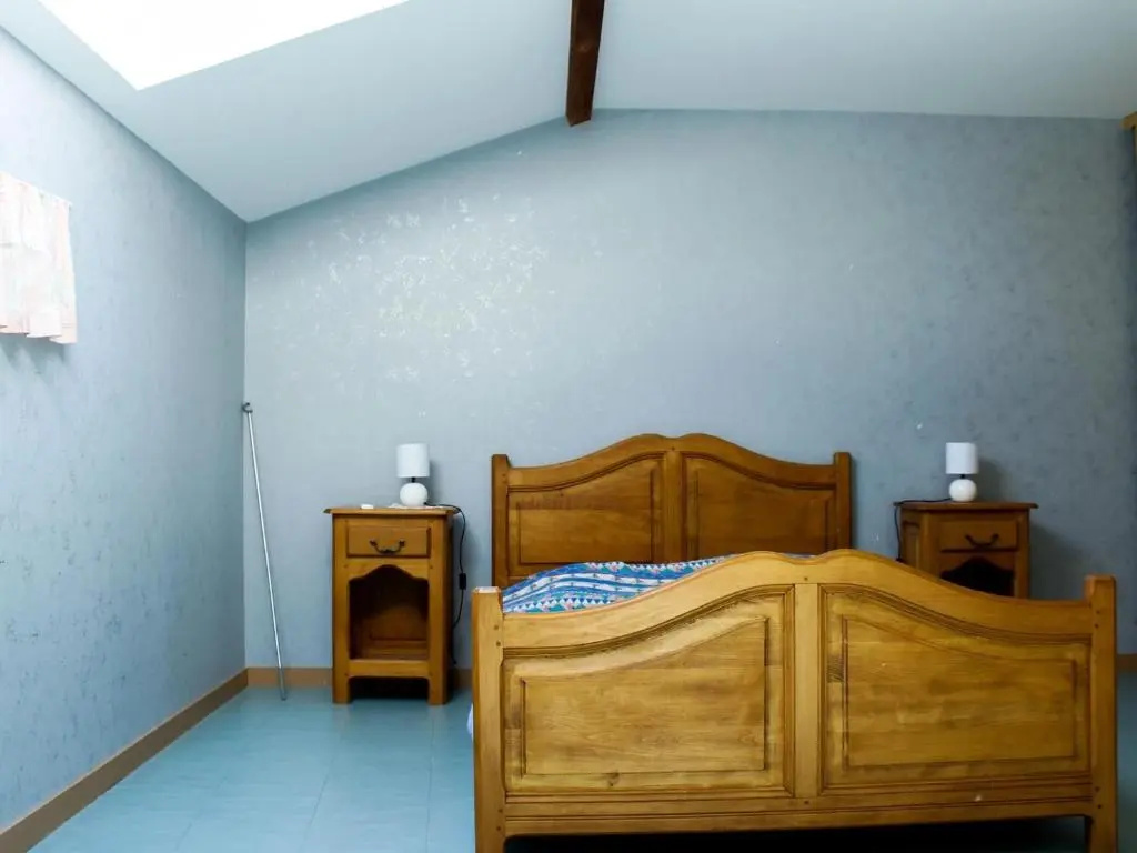 Gîte Authentique à Isches avec Cheminée, Terrain Clos, Proche Thermes et Activités Culturelles - FR-1-589-116