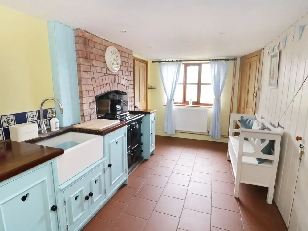 2 Wisteria Cottages, Chard
