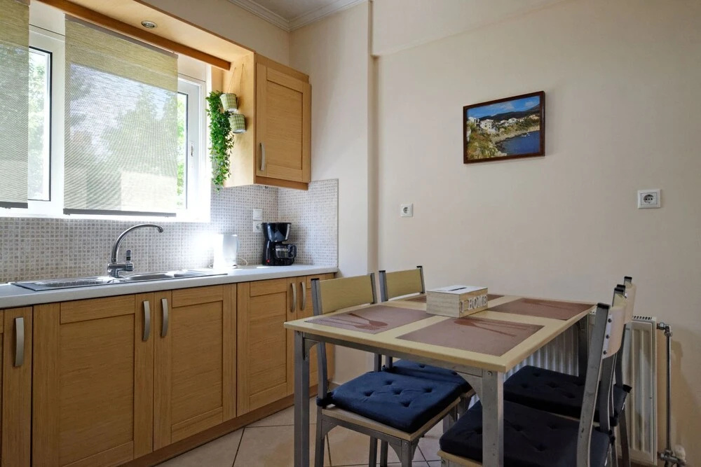 Brand new family apartment in Athens/dafni,100m from metro station, sleeps 4