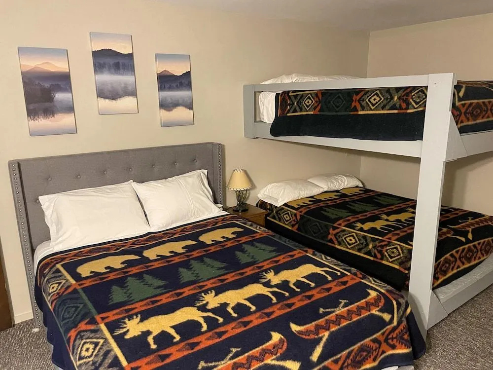 Timberline Lodge, Downtown Ellicottville - Near Ski Resort