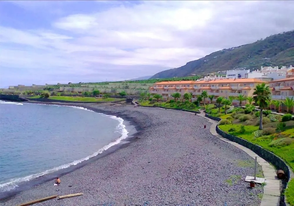 House with One Bedroom in la Caleta de Interián, with Wonderful Sea View And Wifi - 72 M From the Beach
