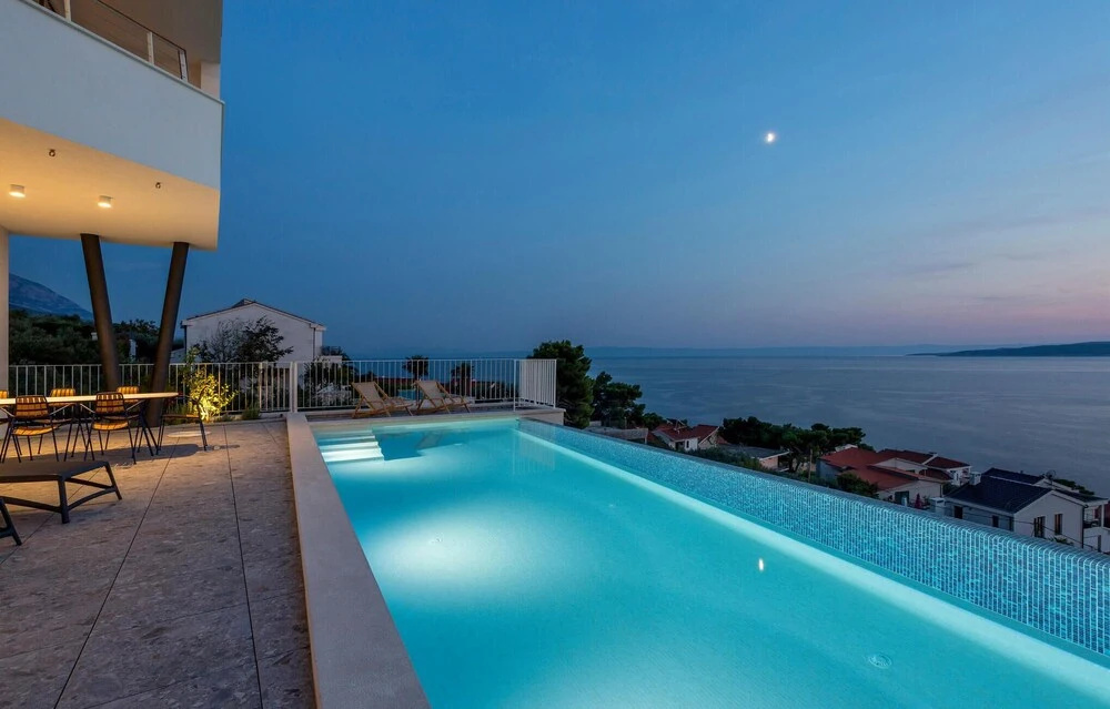 3 Bedroom Amazing Home In Brela