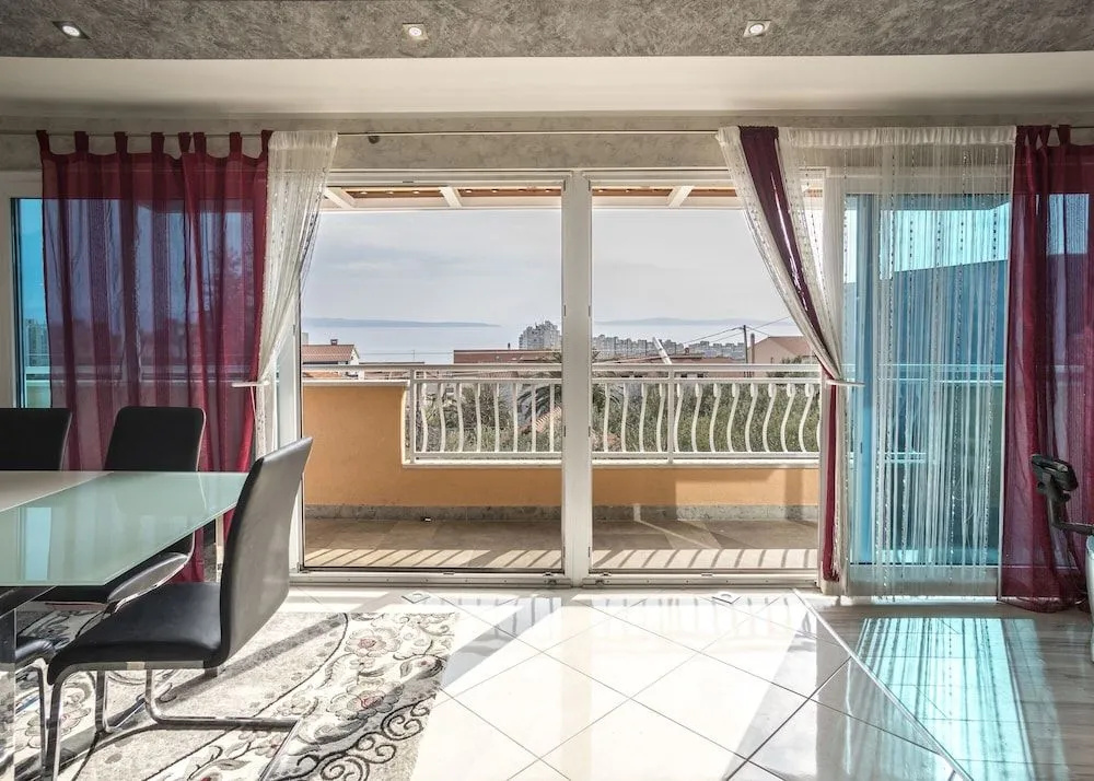 Luxury apartment Alduk close to Znjan beach with the sea view