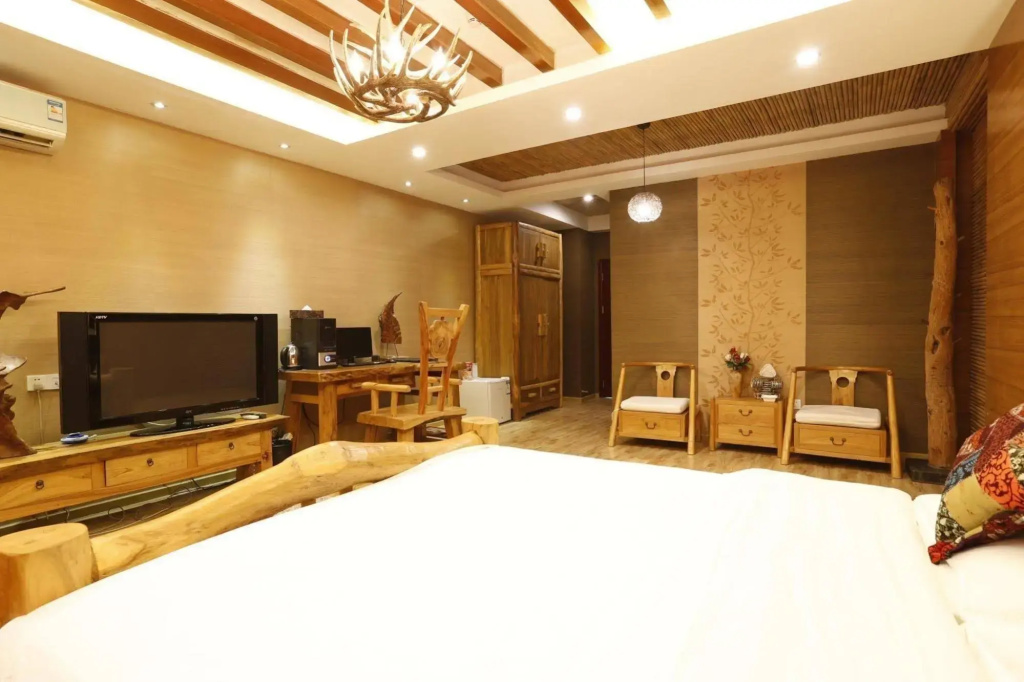 Pufengtang Wooden Art Hotel