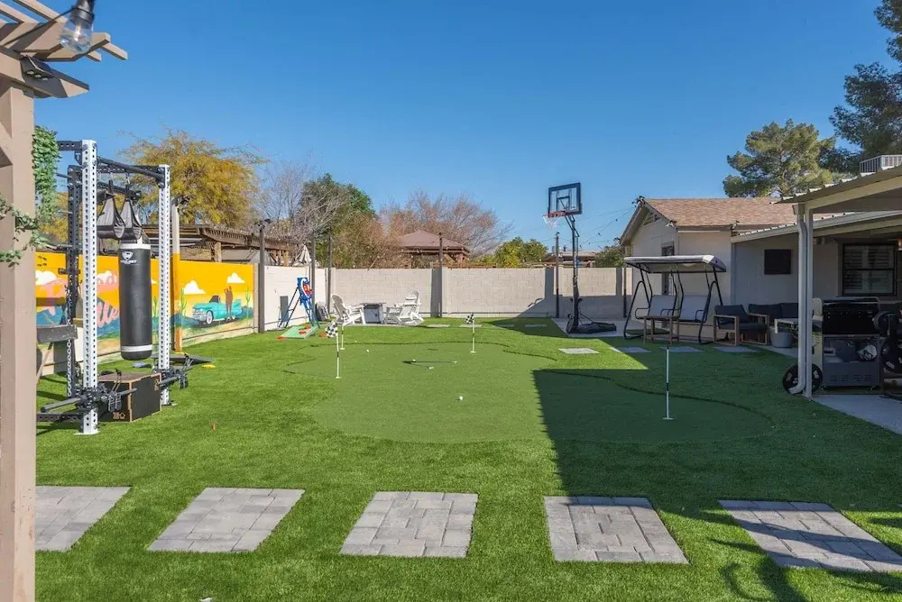 Phoenix 4 BDR Home With Outdoor Entertainment