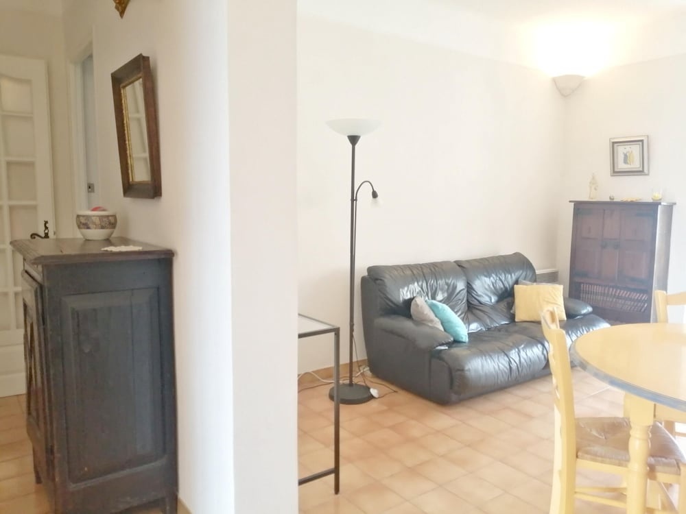 Apartment With 2 Bedrooms in Arles, With Wifi - 30 km From the Beach