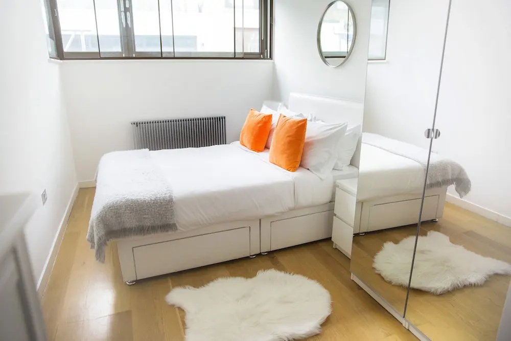 The Holborn Lights - Modern 3BDR Home with Rooftop Terrace & Garage