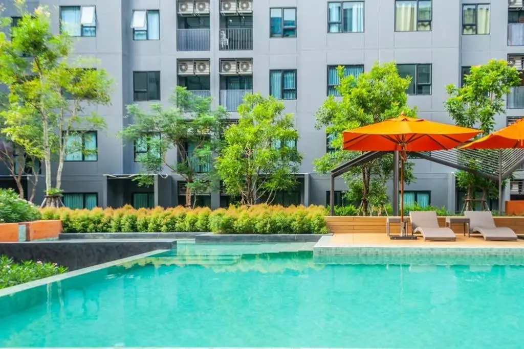 1BR Mountain/Pool View at Central festival mall.