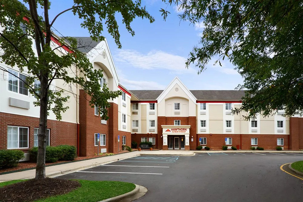 Hawthorn Suites by Wyndham Omaha/Old Mill
