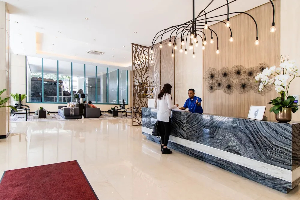 One Uptown Opposite of grandhyatt hotel manila Taguig city
