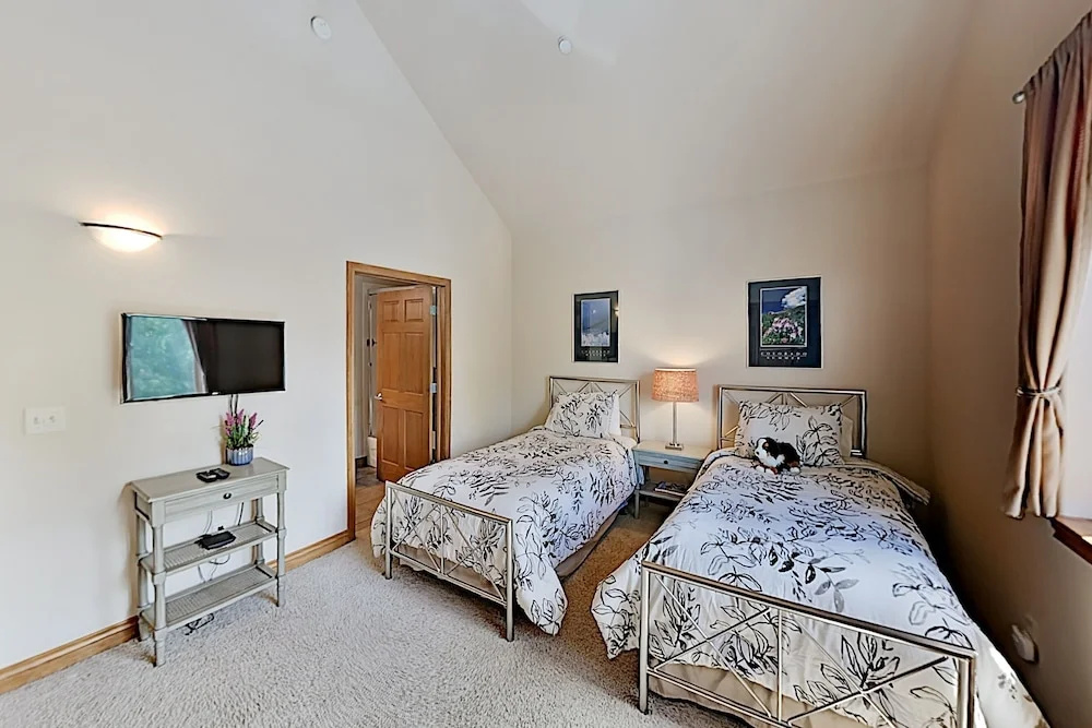 848brpd6 2 Bedroom Condo