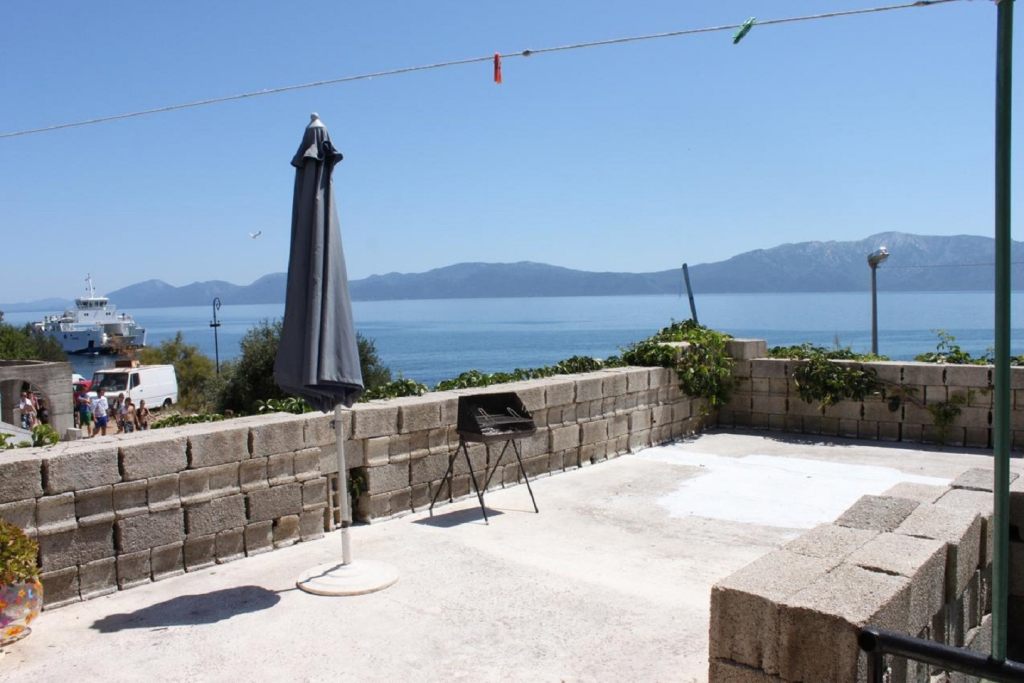 Room Mare - economy rooms: R3 Sucuraj, Island Hvar