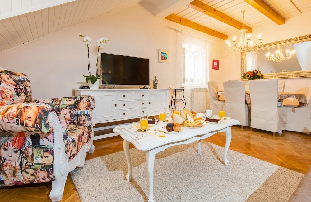 Apartments & Rooms Perla