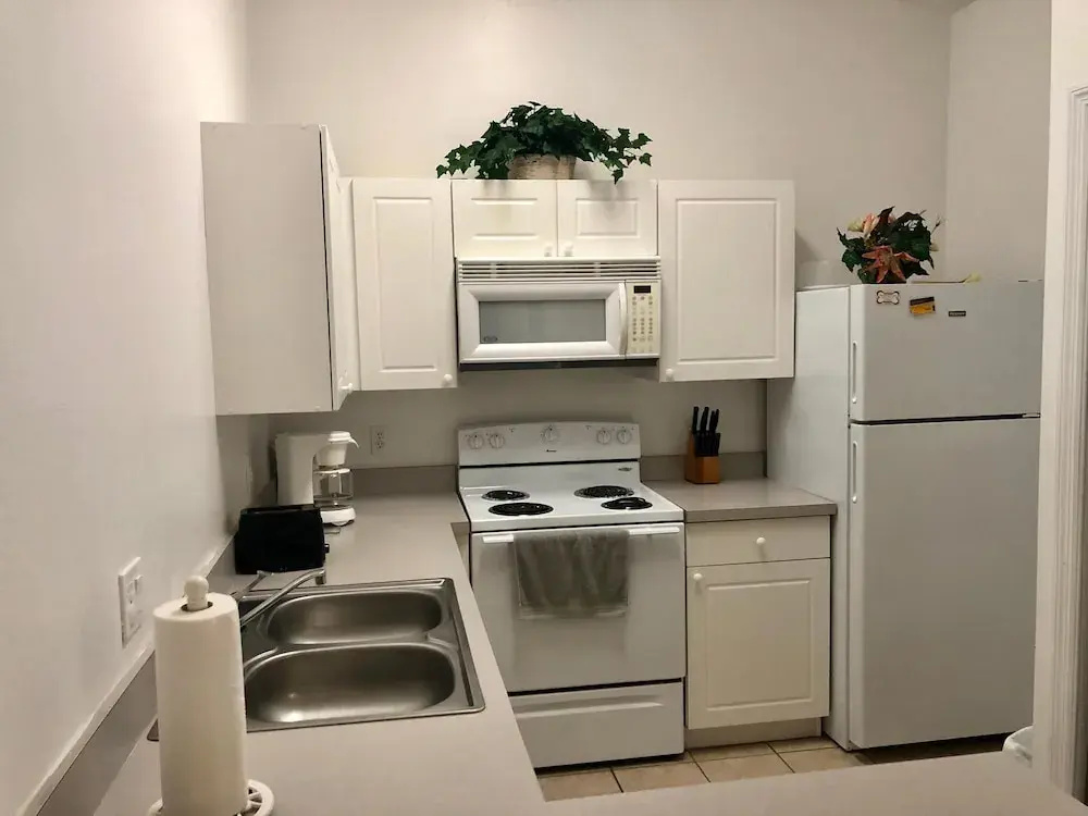Three Bedroom Condo - 8841 GP - Vusa