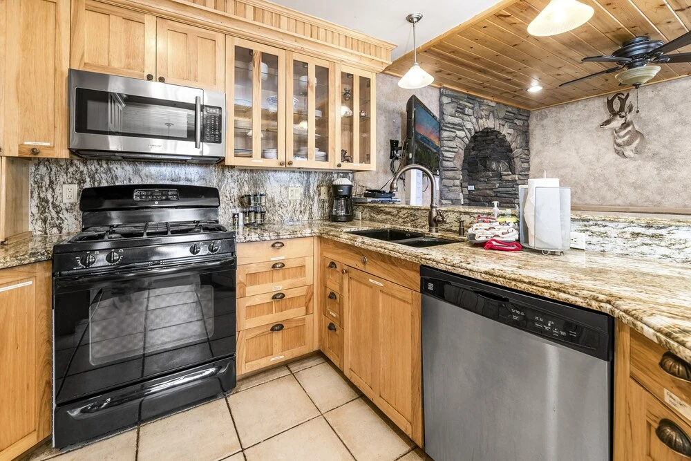 Casa Bella - Spacious Mountain Home, Game Room, Wifi, Perfect For Family Gatherings! 4 Bedroom Home