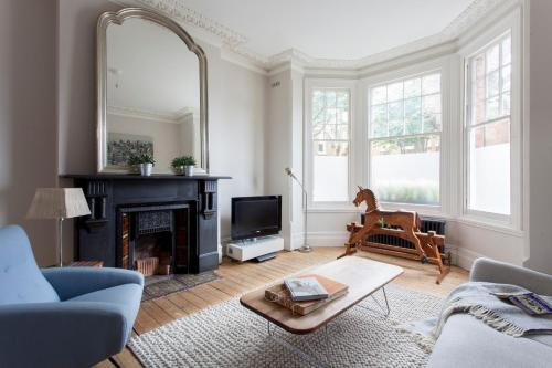 Ardilaun Road by onefinestay