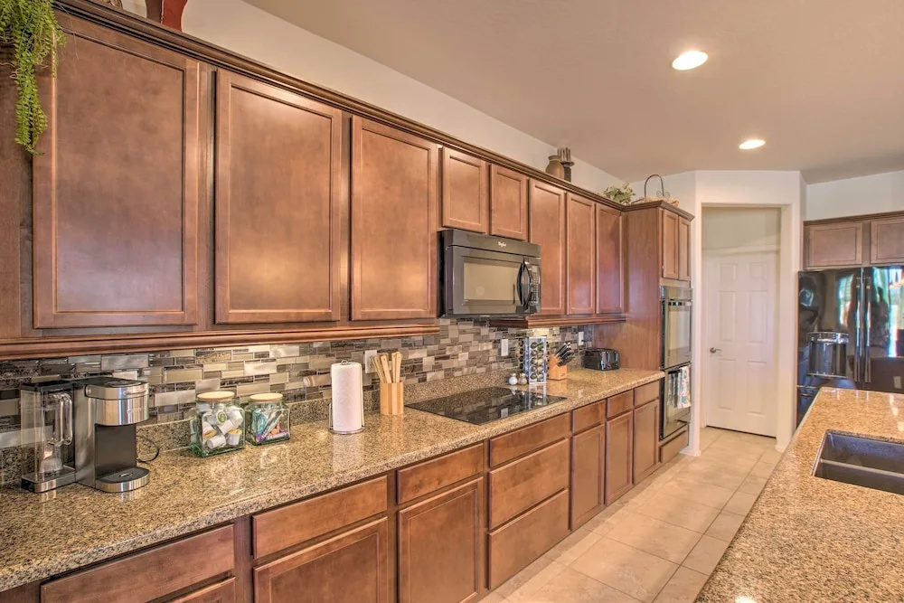 Pool & Covered Patio: Family Gem in San Tan Valley