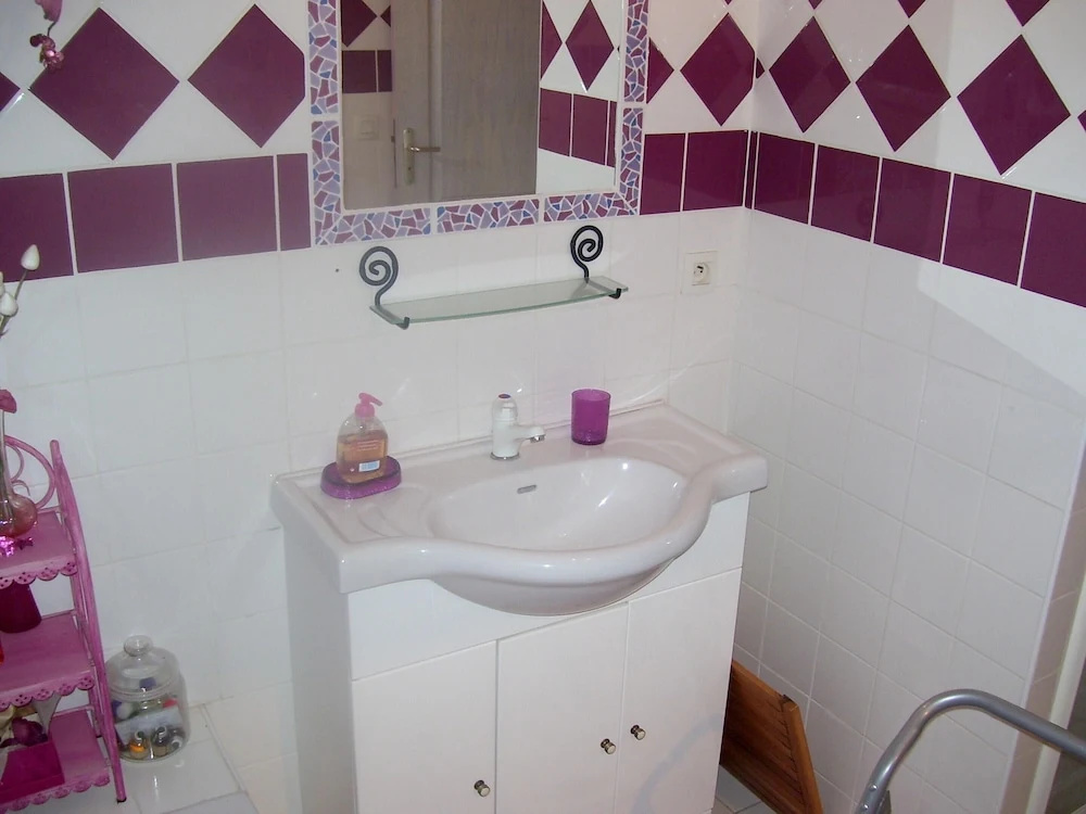 Villa With 4 Bedrooms In Villeneuve Loubet With Private Pool Enclosed Garden And Wifi