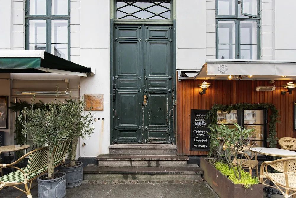 Sanders Square - Spacious 6-bdr Apt Near Nyhavn