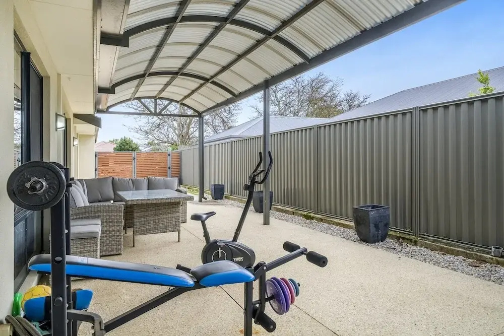 Spacious 4-bed House With Outdoor Area