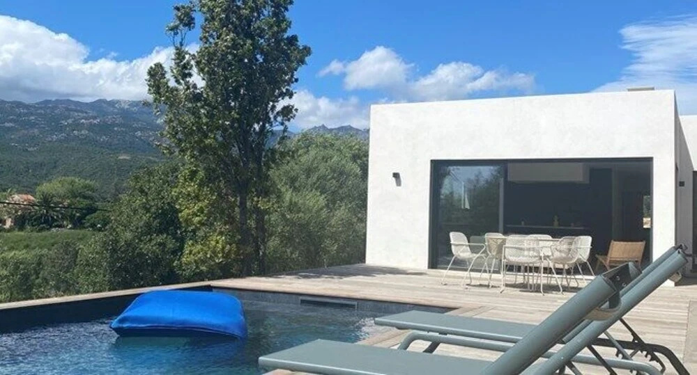 Le Rocher villa avec piscine à Figari