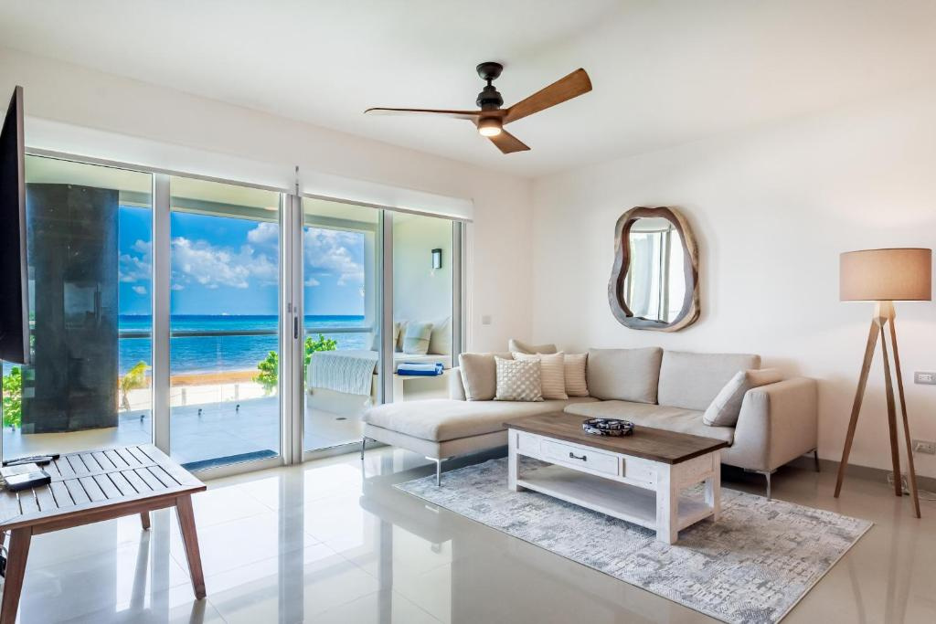 Mareazul Beach Condos At playa del Carmen