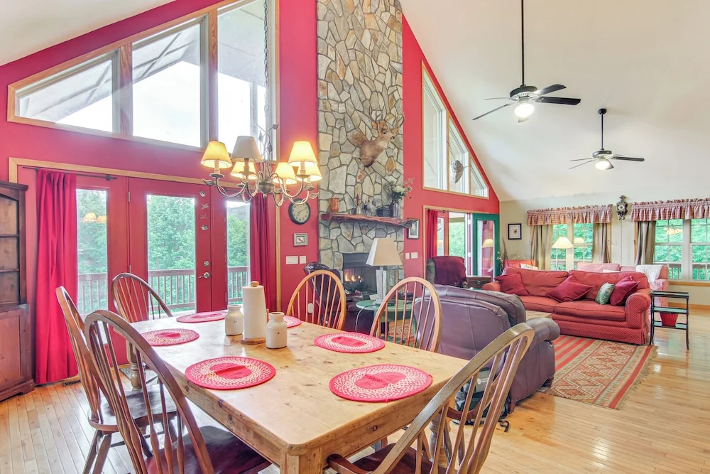 Burnsville Cabin: Wraparound Deck + Mountain View