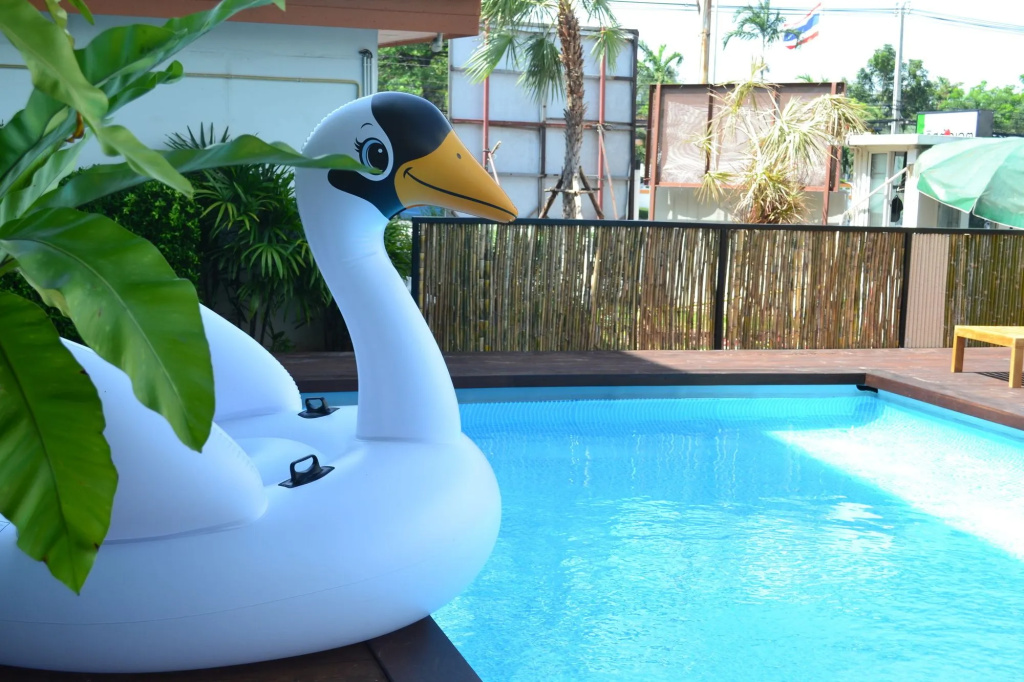 Crystal Jade Hotel