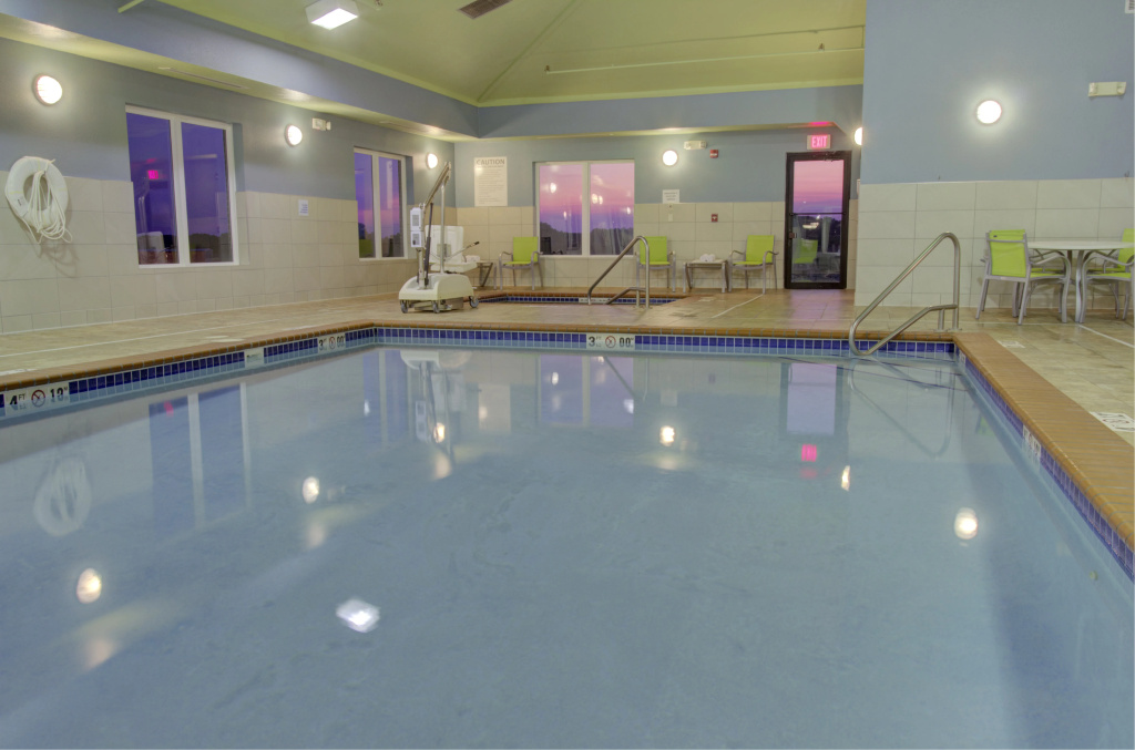 Holiday Inn Express & Suites Le Mars by IHG