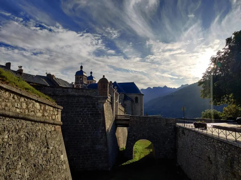 Près des Forts
