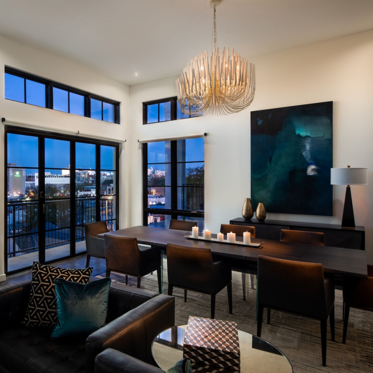 121 Hotel by AvantStay