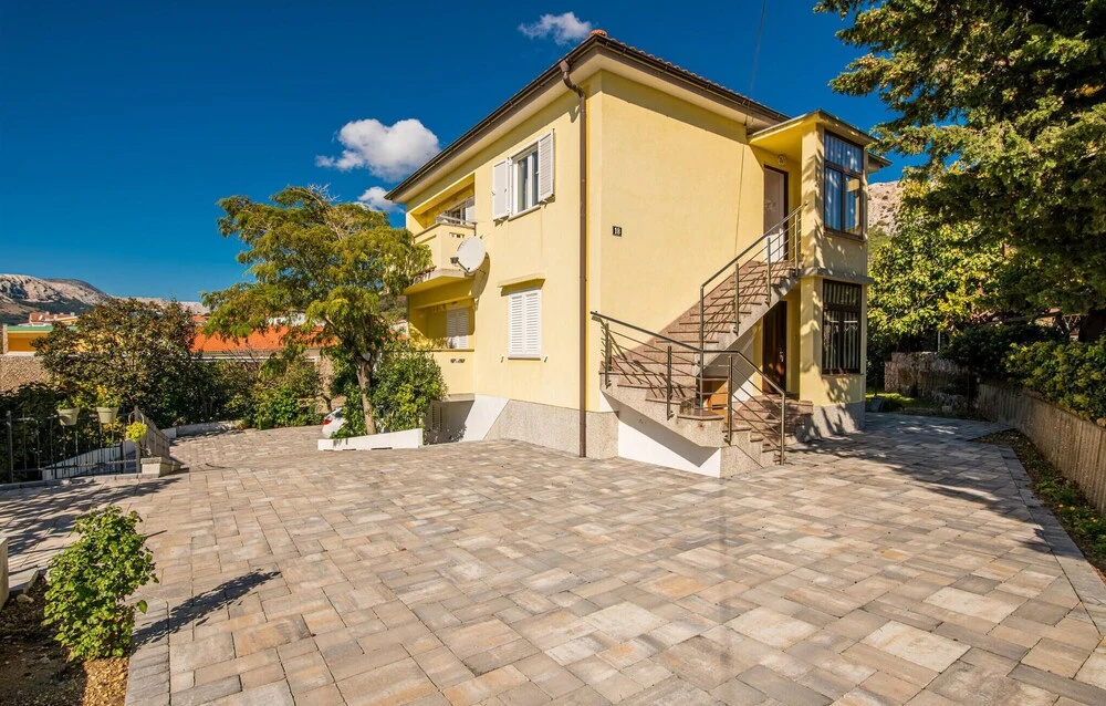 Beautiful Apartment in Baska With 2 Bedrooms and Wifi