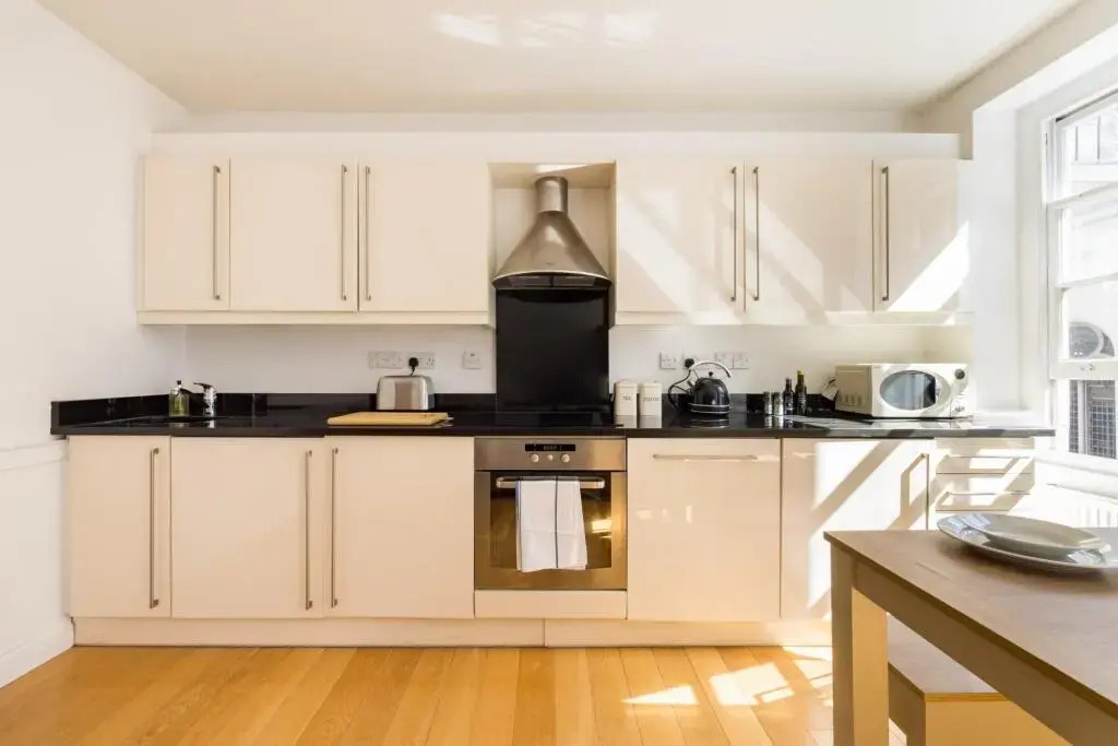 Contemporary 1-Bedroom Bloomsbury Apartment