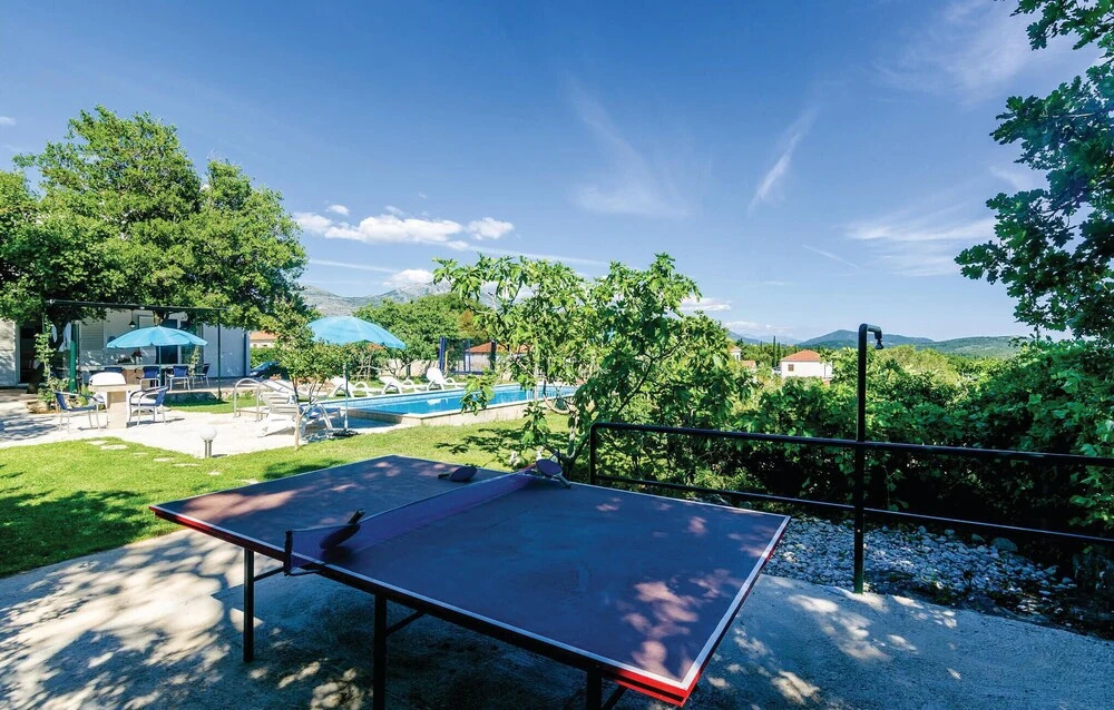 Beautiful Home In Mocici