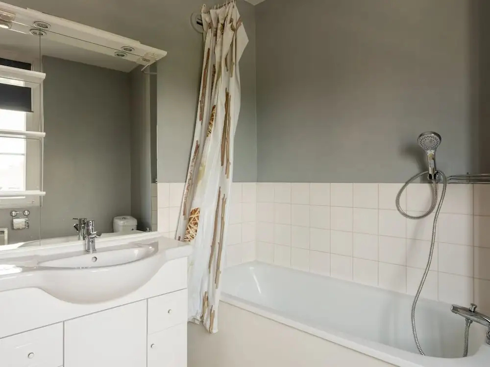 Comfortable, Modernized Apartment bad 300m From the Famous Harbor of Honfleur