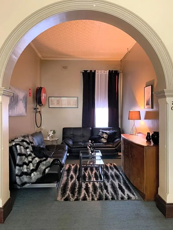 Neath Hotel